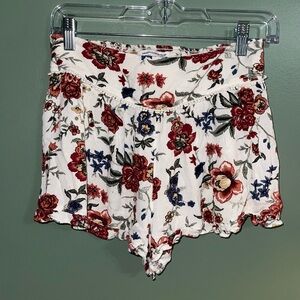 American Eagle White Floral Shorts